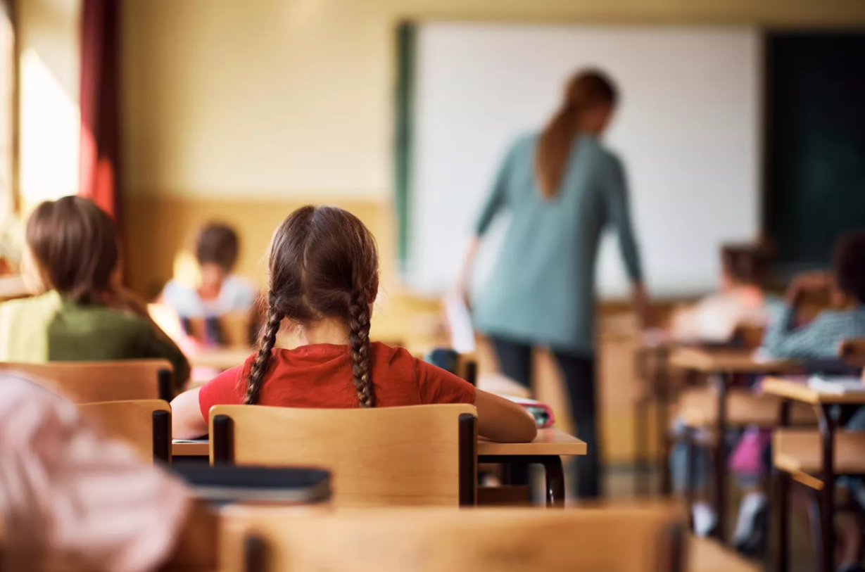 Российские школьники получат качественное образование, заявил Чернышенко