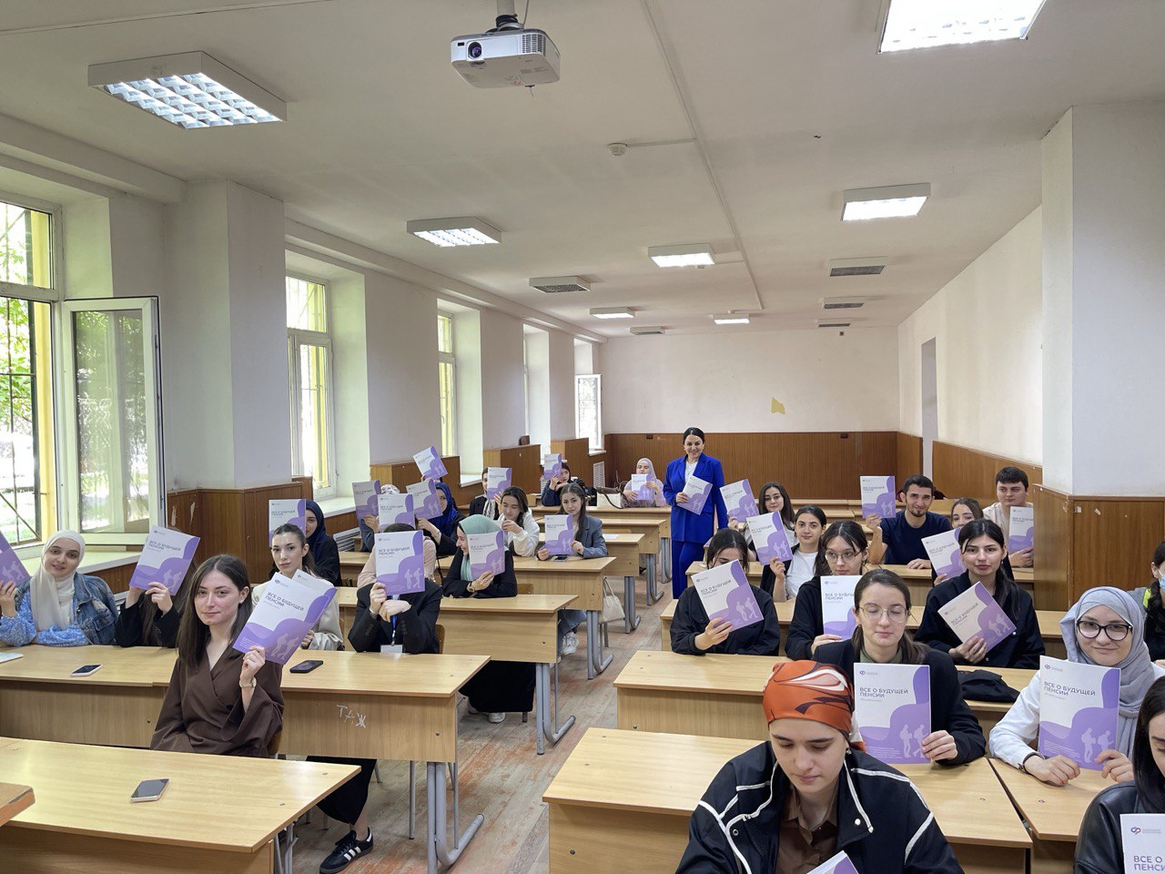 Специалисты Социального фонда обсудили повышение пенсионной грамотности со студентами ДГУ