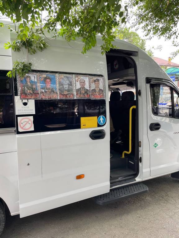 В общественном транспорте Дагестана появились портреты ветеранов войны