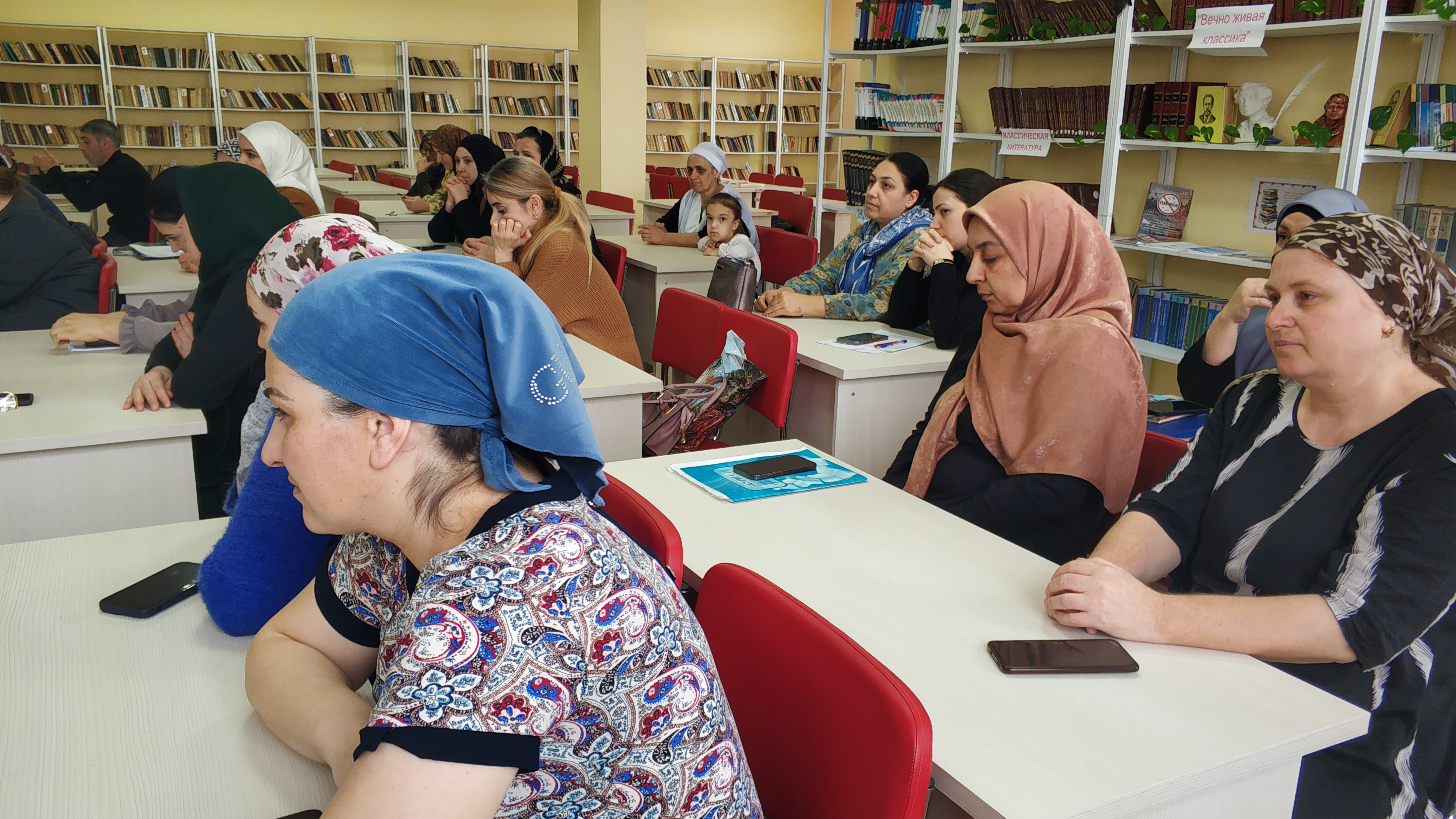 Проблемы жителей села Алмало выслушал глава Кумторкалинского района РД