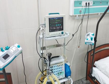 Десятилетний мальчик, пострадавший при падении автомобиля в КОР, скончался