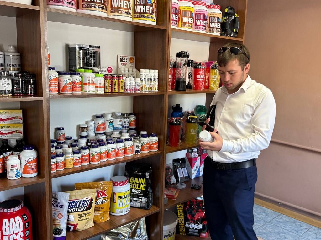 В Кизилюрте объекты бизнеса проверили на законность функционирования