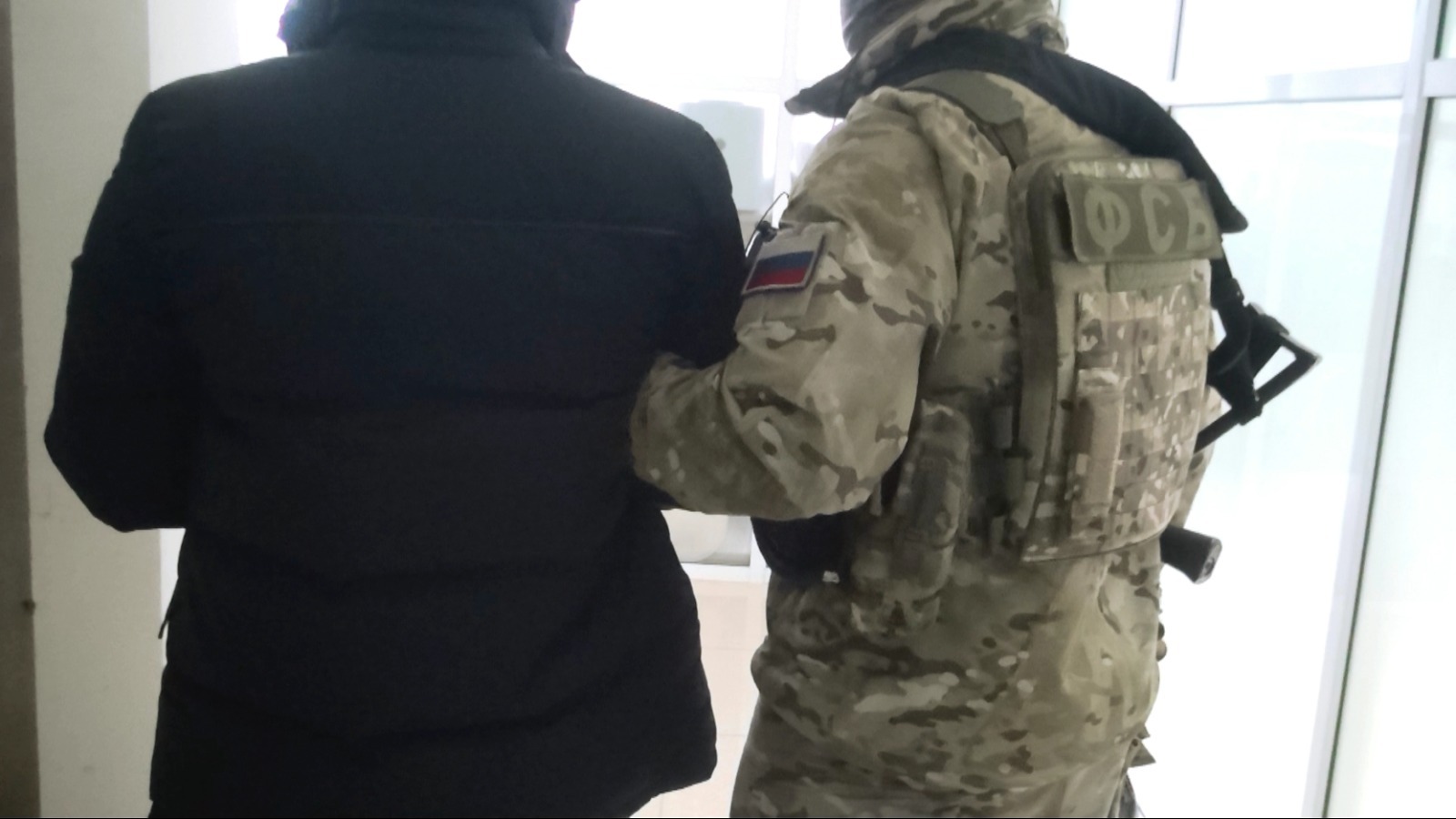 Экс-сотрудник мэрии Каспийска стал фигурантом уголовного дела о мошенничестве