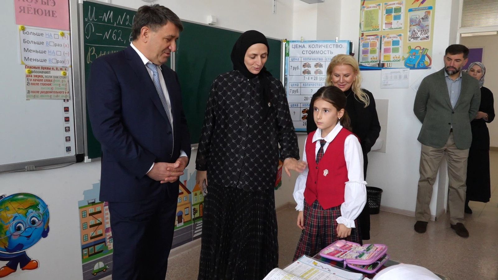 Джамбулат Салавов посетил патриотическое мероприятие в школе №54 Махачкалы