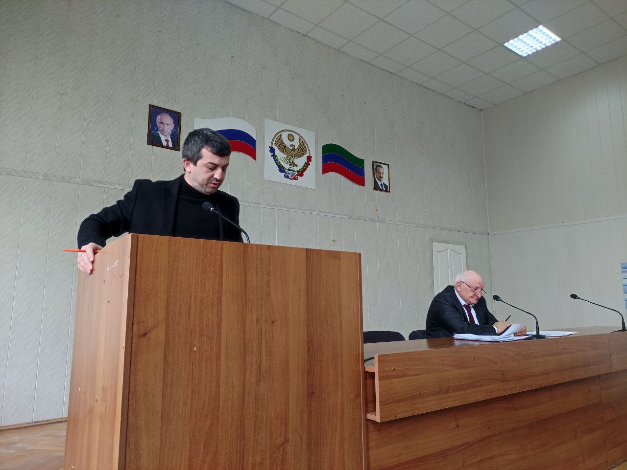 Еженедельное аппаратное совещание прошло в Карабудахкентском районе