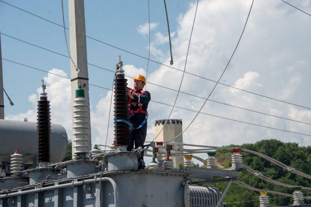 В Махачкале из-за экстренных работ временно обесточено около 10 улиц