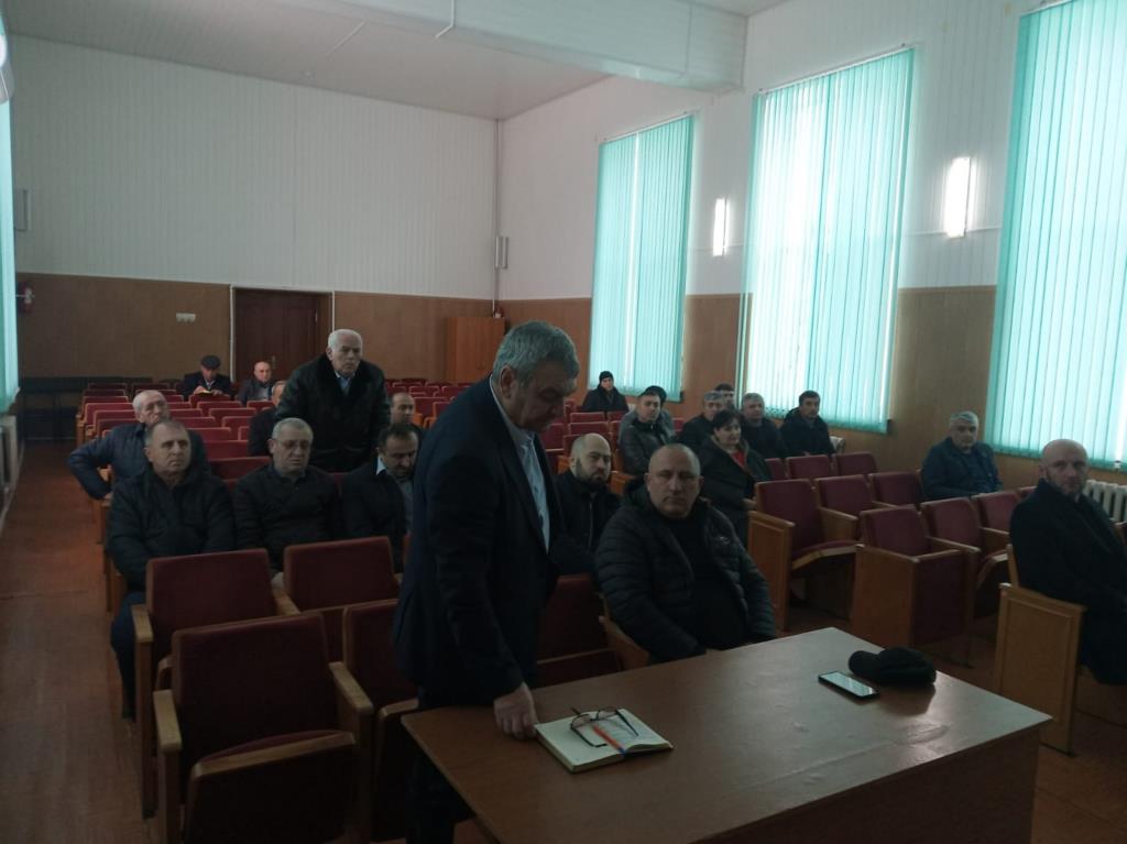 Отопление в школах и государственных предприятиях обсудили в Курахском районе