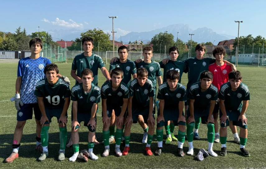 Дагестанские футболисты в матче четвертьфинала Первенства России