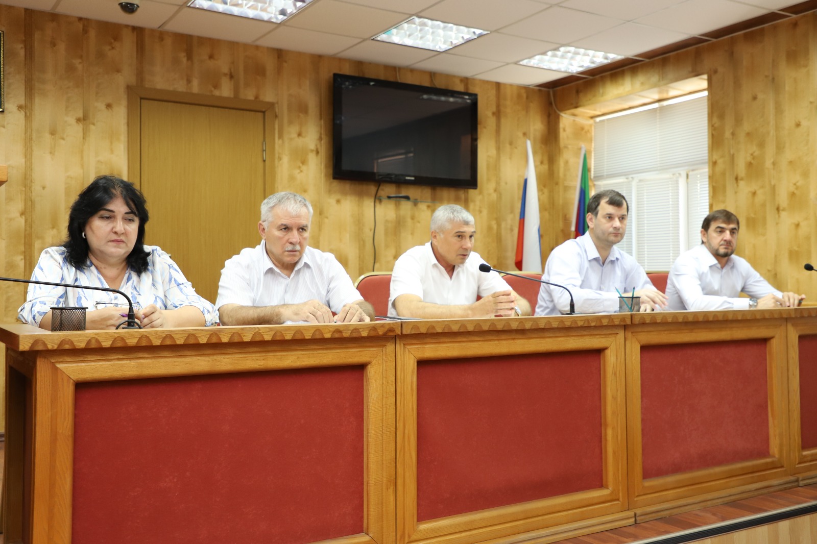 Вопросы подготовки избирательных участков обсудили в Кизлярском районе