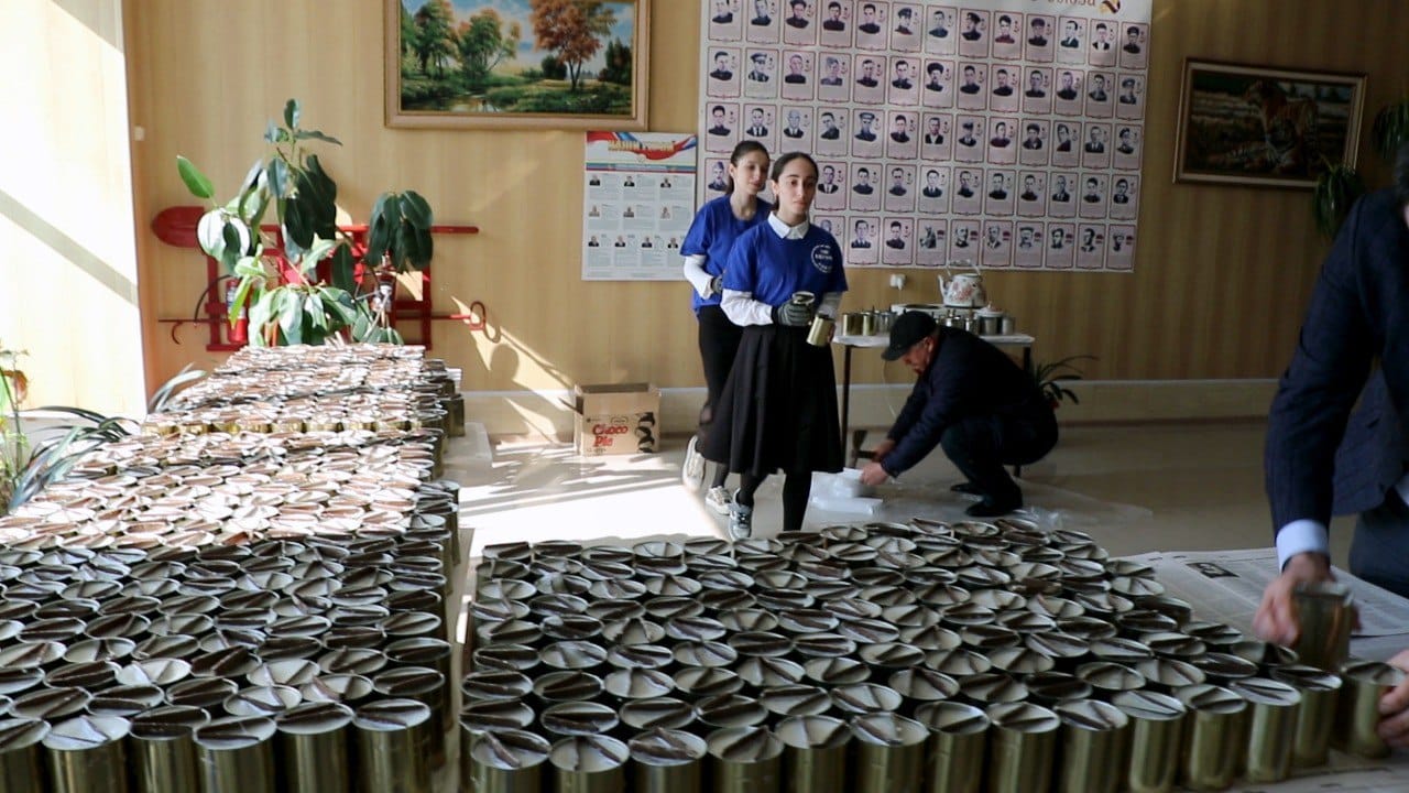 Около 600 окопных свечей Магарамкентский район направил на передовую военнослужащим