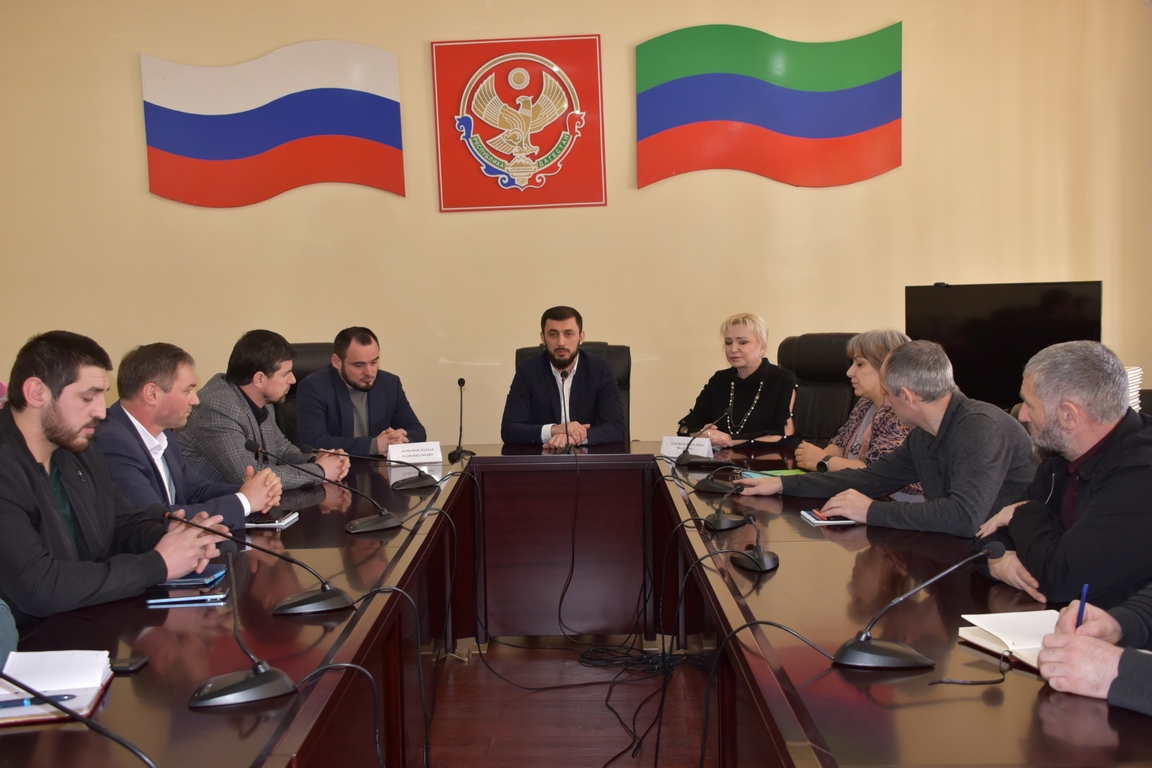 Педагогов Акушинского района наградили Благодарственными письмами парламента Дагестана