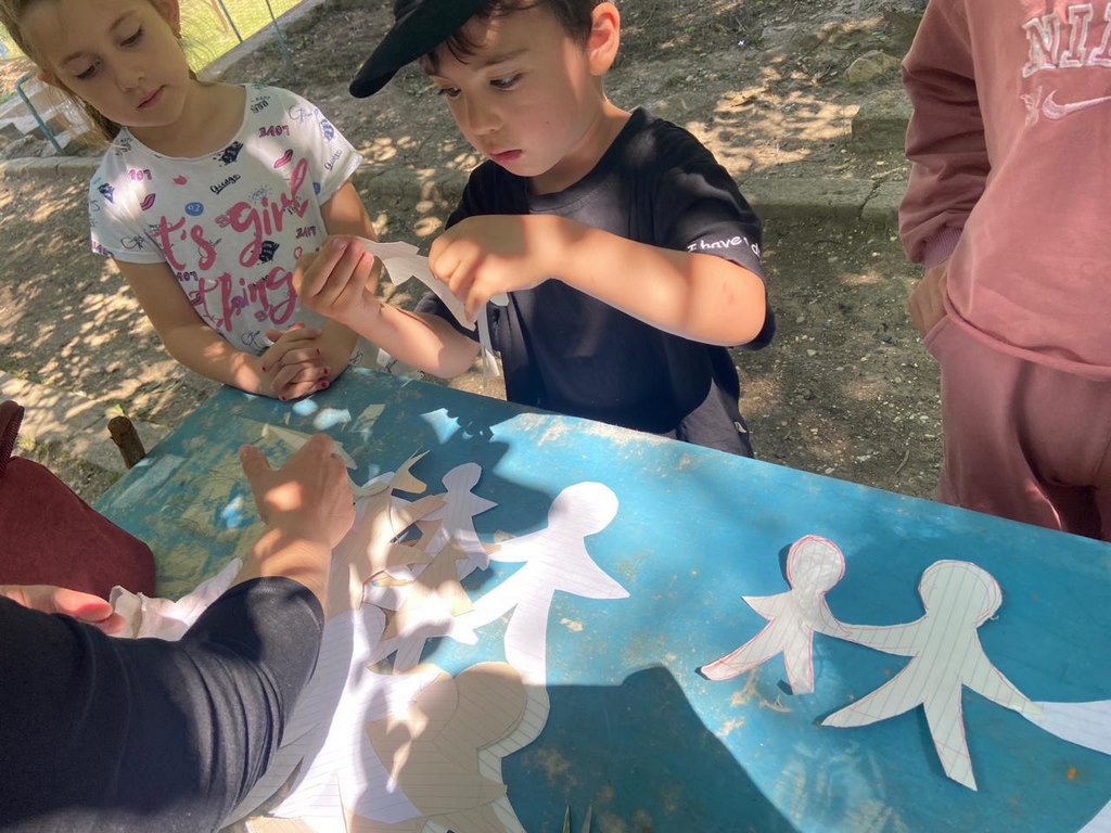 Ко Дню семьи в Каякентском районе провели фестиваль рисунков на асфальте