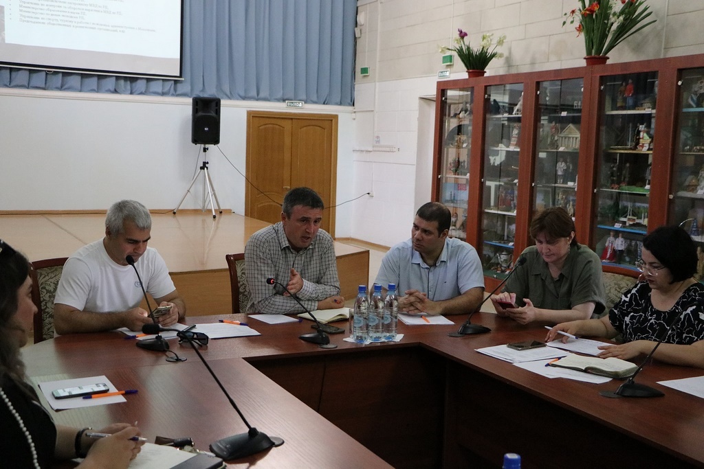 Вопросы по профилактике терроризма обсудили в мэрии Кизляра