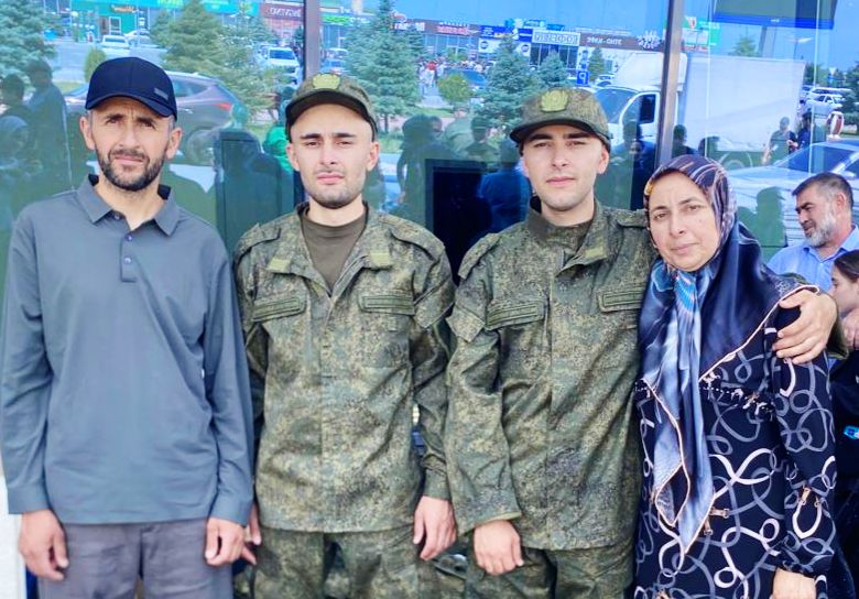 20 призывников из Гумбетовского района пополнили ряды военнослужащих срочной службы