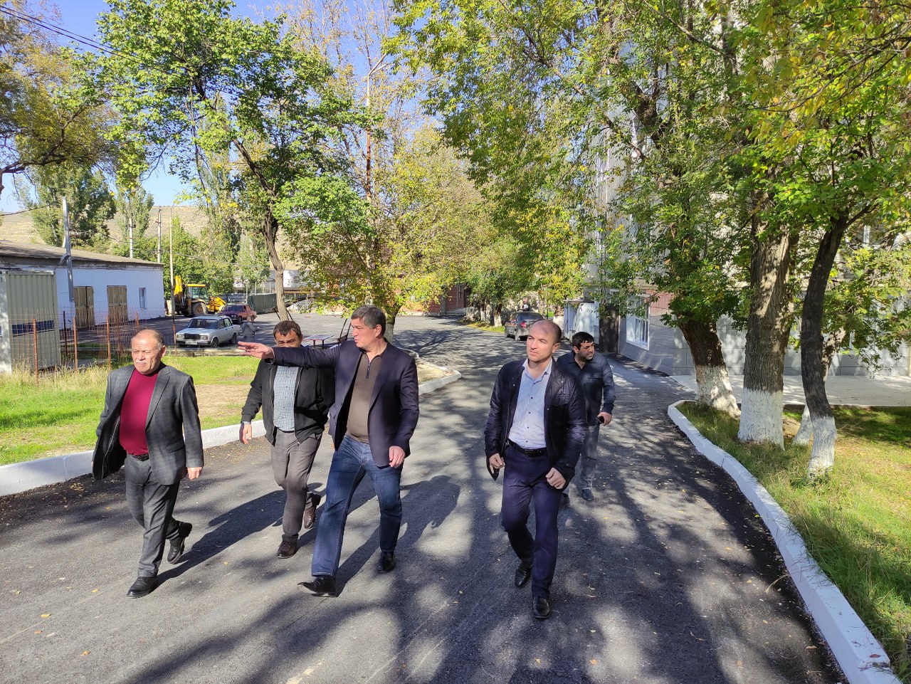 В Карабудахкентском районе благоустроили территорию центральной больницы