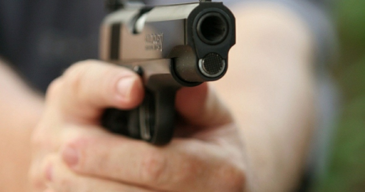 Полицейские разбираются в обстоятельствах стрельбы в Махачкале