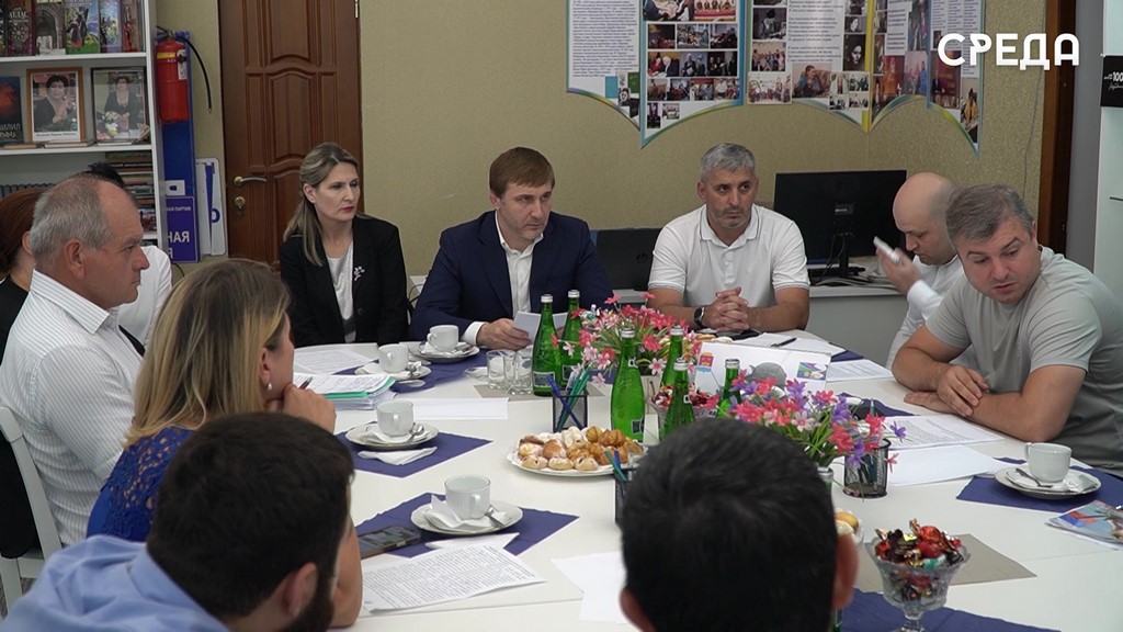 В Каспийске обсудили меры поддержки участников СВО и их семей