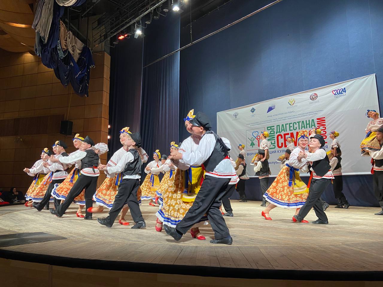 Гала-концерт «Семья Дагестана – семья России» прошел в Махачкале