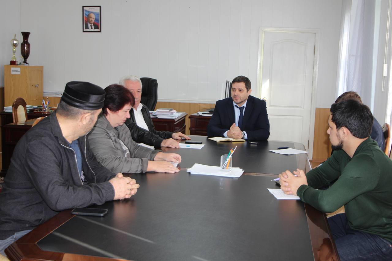 Руководитель Дагпредпринимательства провел прием граждан в Кизляре и Кизлярском районе