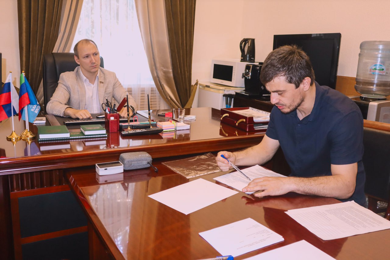 Молодой парламентарий оплатил лечение участнику СВО