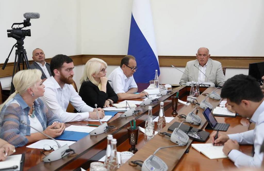 Все школы Дагестана будут работать с электронным дневником МЭШ