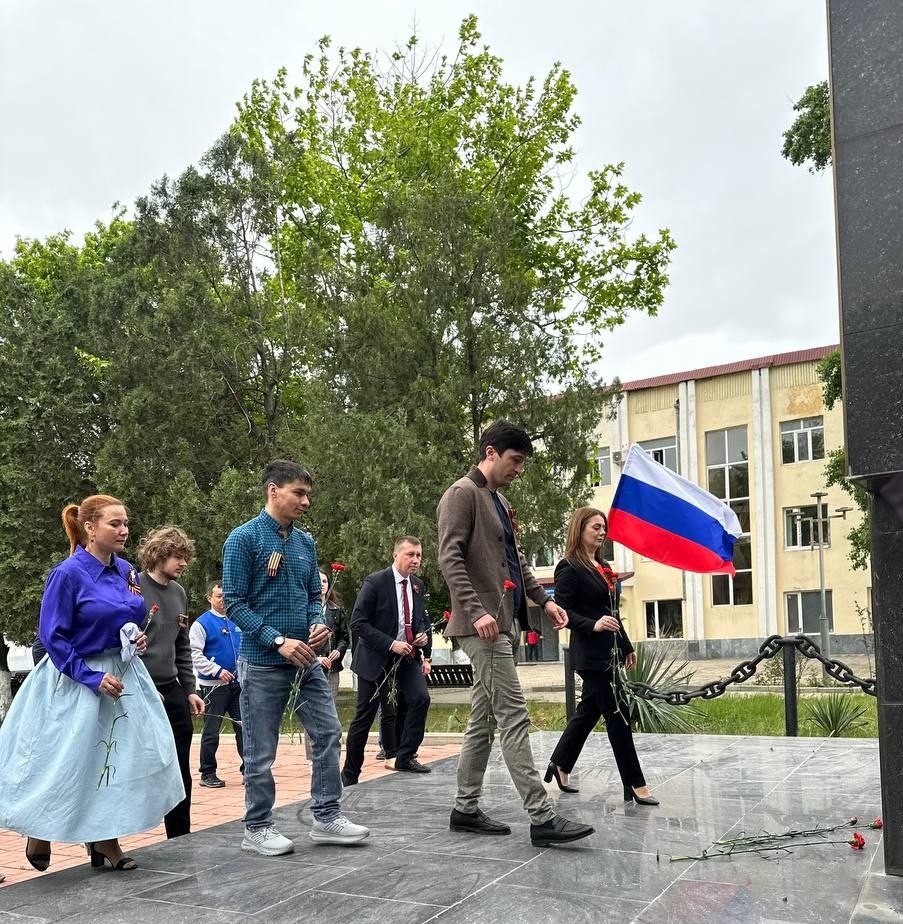 Участники конкурса «Лидеры России» провели акцию ко Дню Победы в Дагестане