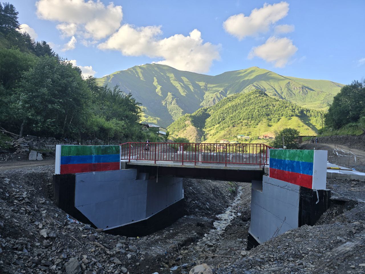 Шамиль Арадахов проинспектировал строительство двух мостов