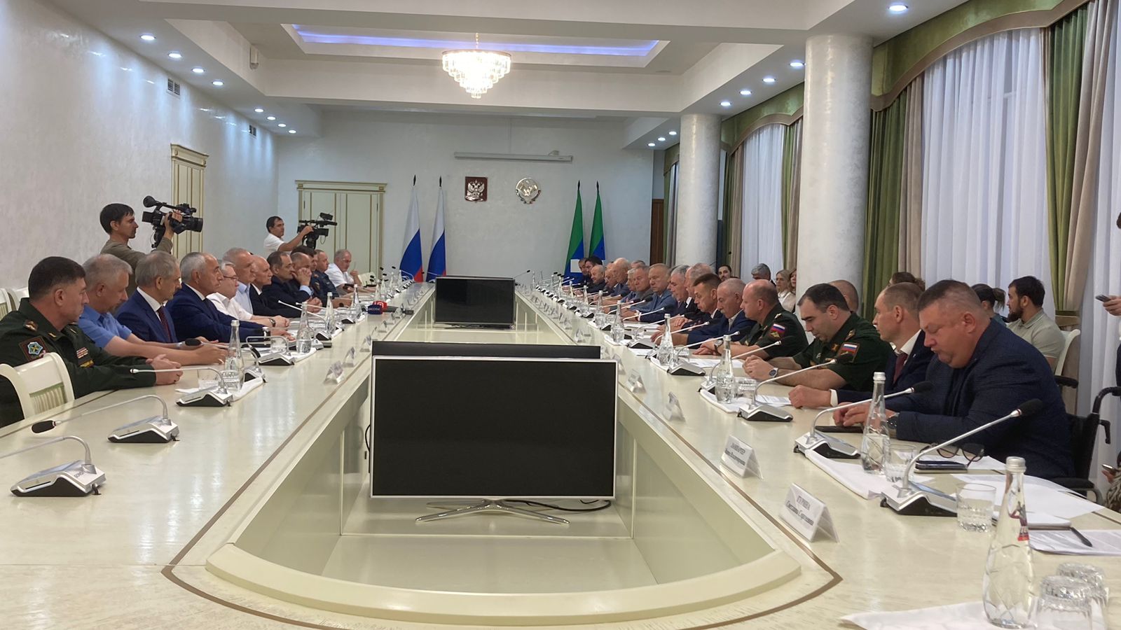 Сергей Меликов встретился с участниками акции «Вахта Героев Отечества»