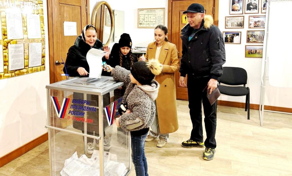 Избиратели Гунибского района голосуют #всейсемьей