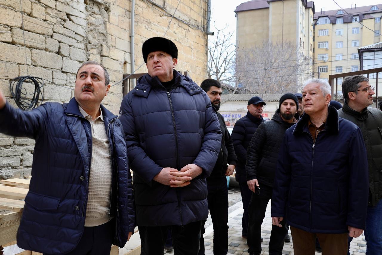 Абдулмуслим Абдулмуслимов ознакомился с ходом реконструкции Азербайджанского театра