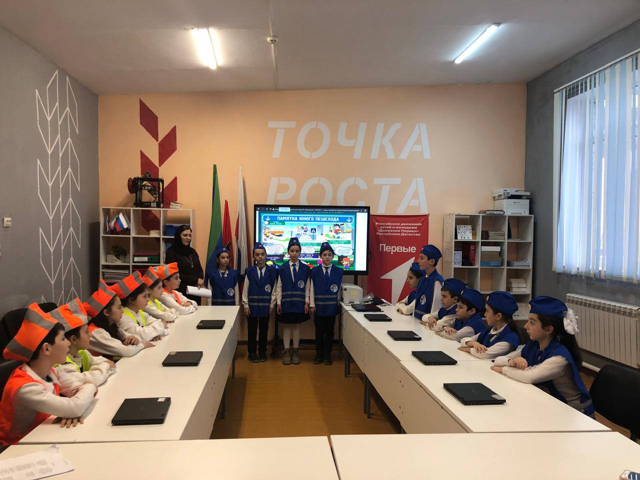 Школьники Каякентского района участвуют в патриотической акции «Дороги Победы»