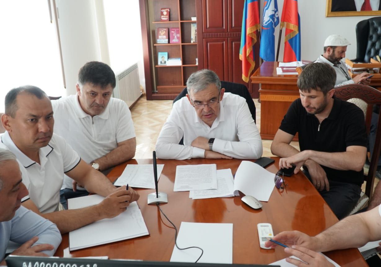 В Дагестане обработано около 8 тысяч гектаров земель против саранчи