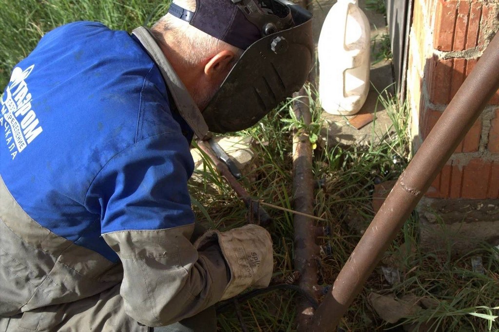 В Махачкале выявлены 10 незаконных газовых врезок в многоквартирных домах