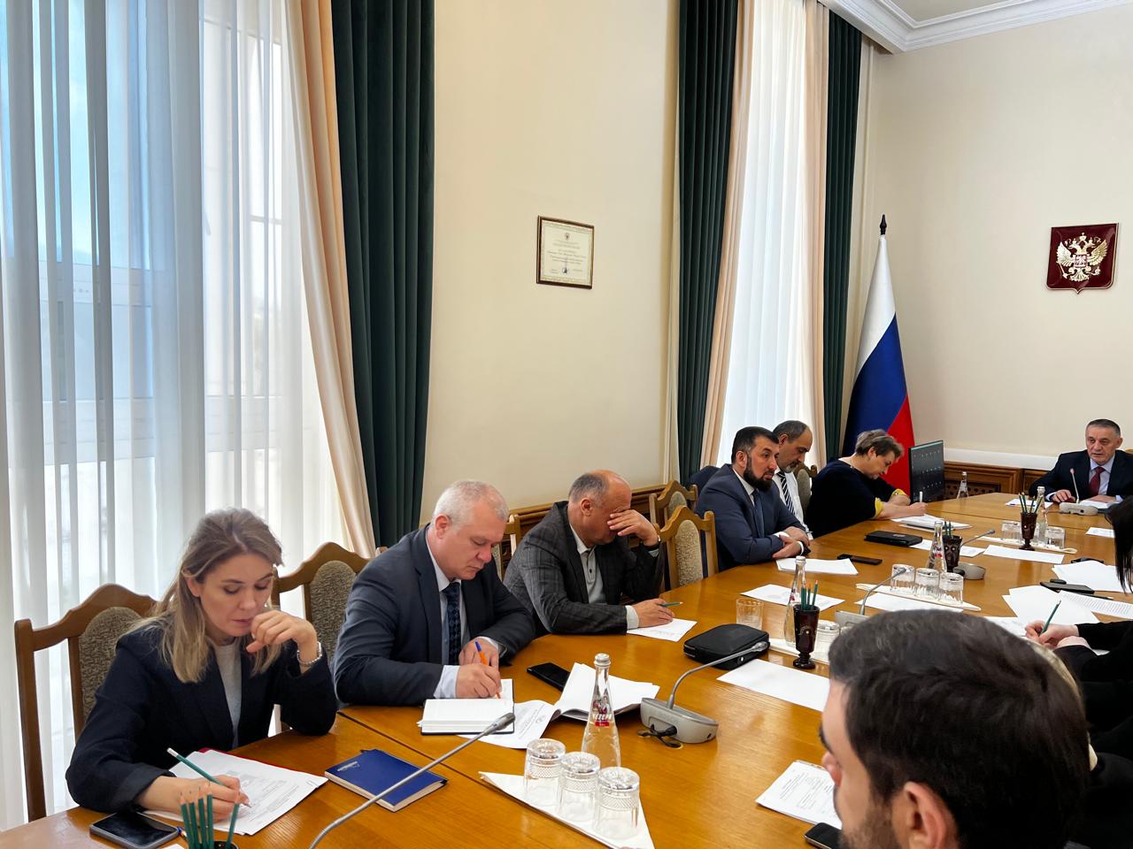 Подготовку региональной конференции по поддержке участников СВО обсудили в Правительстве Дагестана