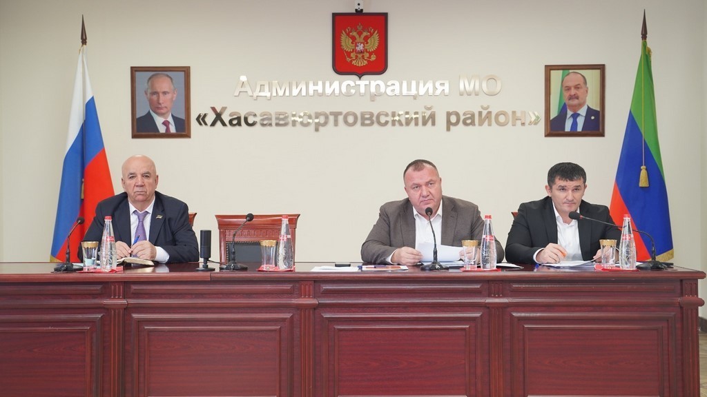 В Хасавюртовском районе обсудили вопросы осеннего призыва и контрактной службы