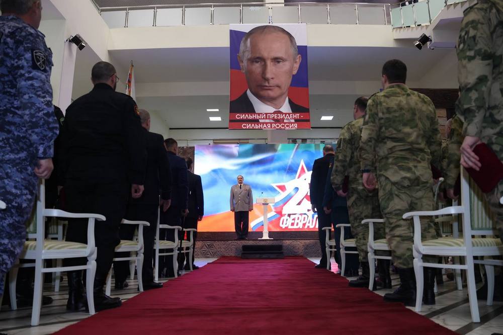 В Дагестане росгвардейцам вручили государственные награды