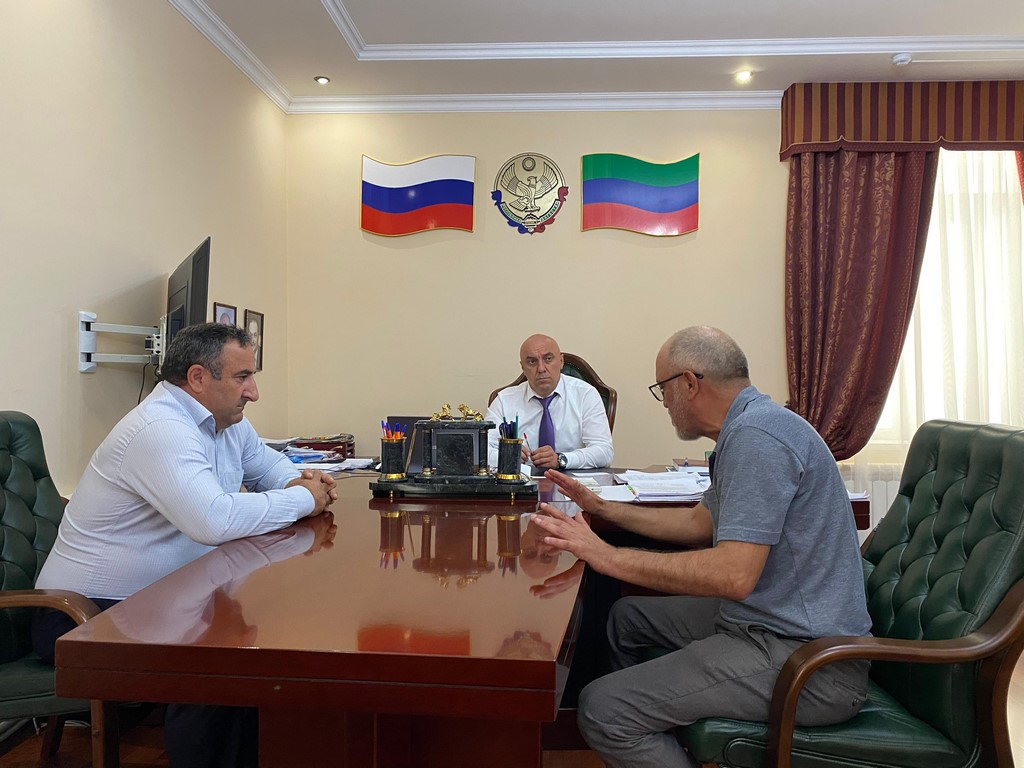 Глава Сергокалинского района провел прием граждан