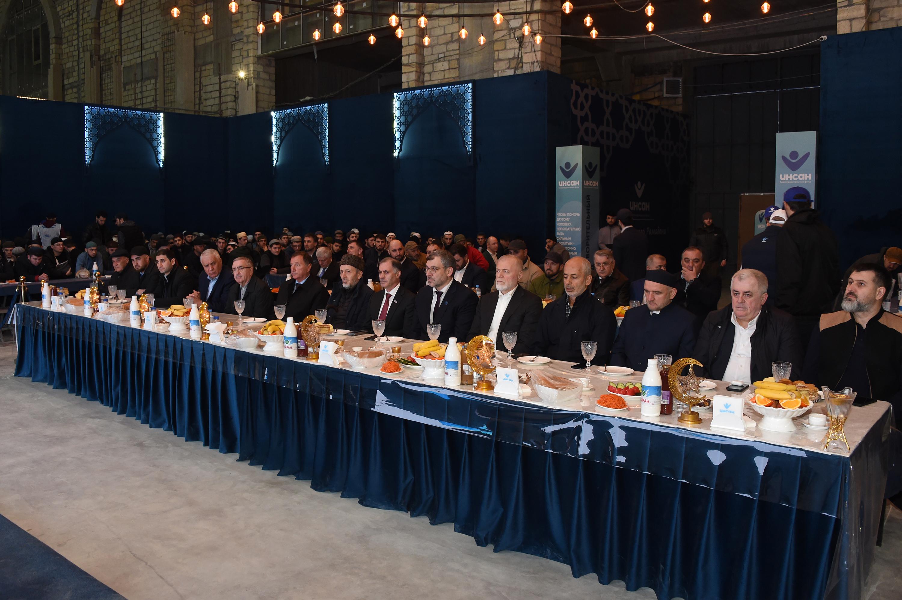 От имени Заура Аскендерова организован коллективный ифтар