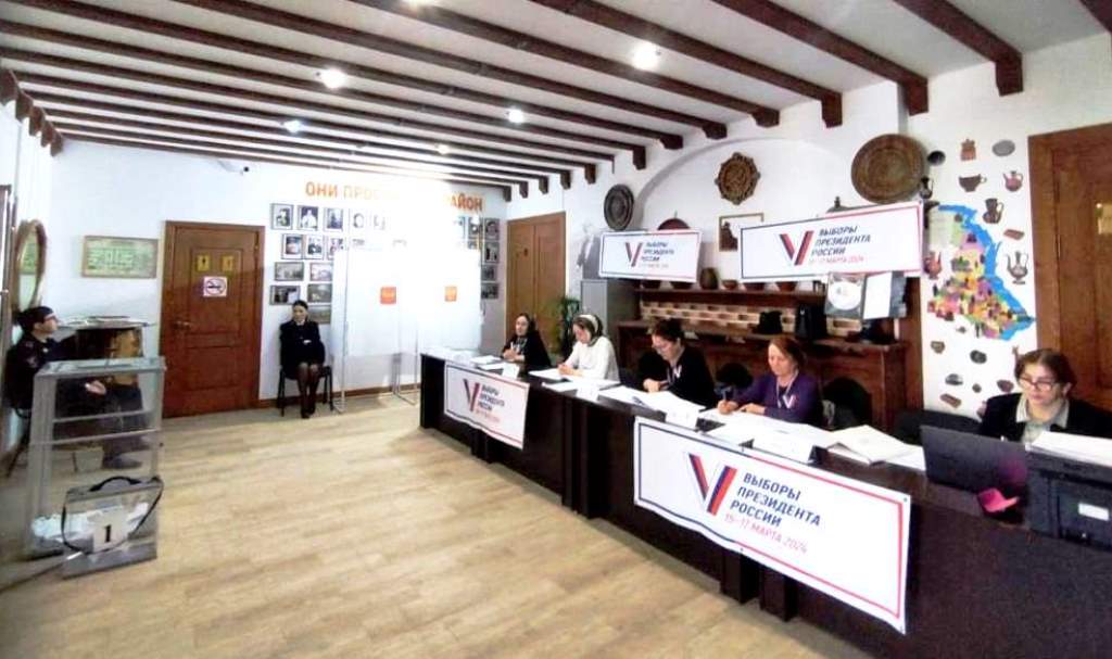 В Гунибском районе началось голосование по выборам президента России