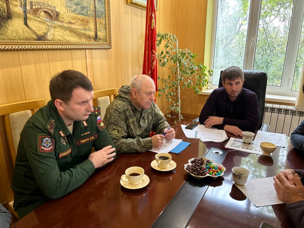 Вопросы привлечения граждан на контрактную службу обсудили в Тарумовском районе