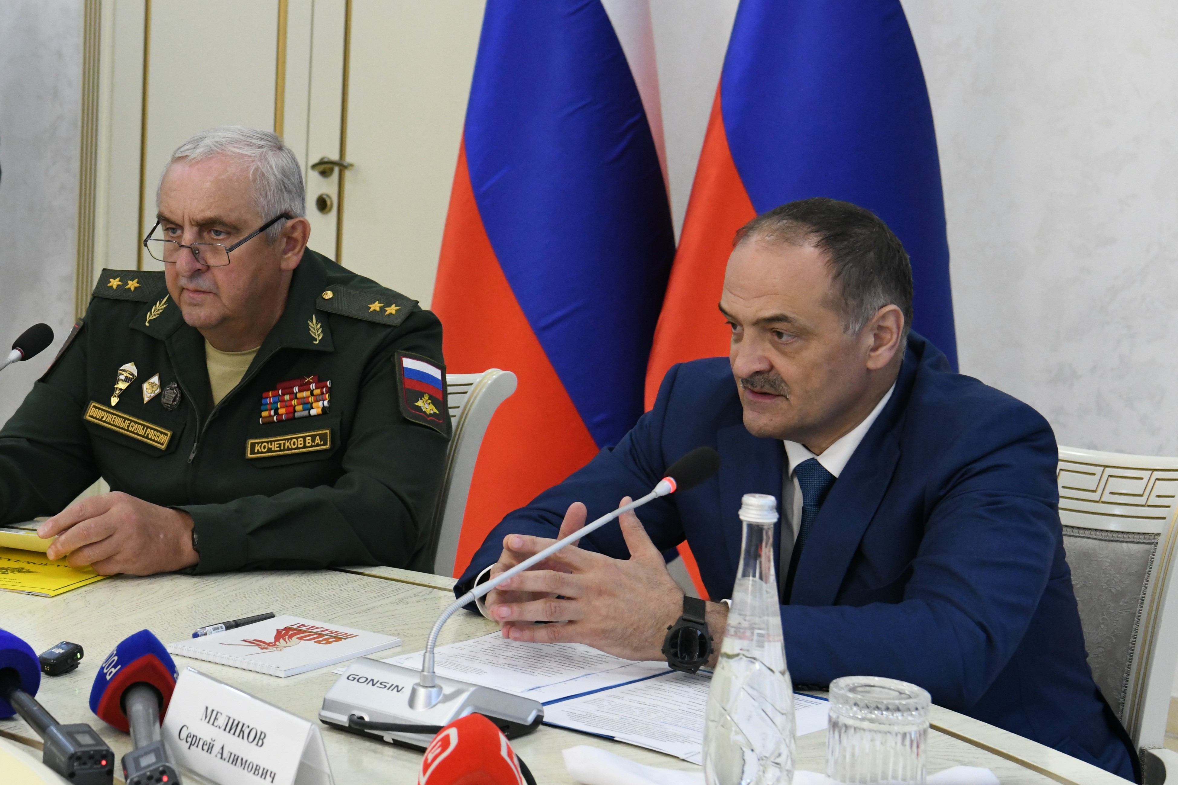 Медаль «Золотая Звезда» Героя России Султана Сулейманова передали его родителям