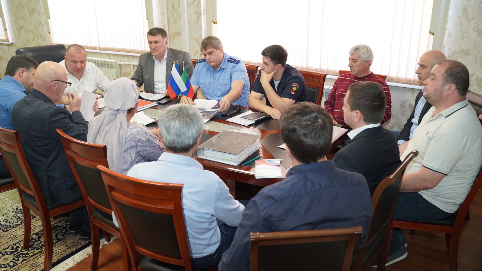 Вопросы безопасности в работе АЗС и СТО обсудили в Хасавюртовском районе