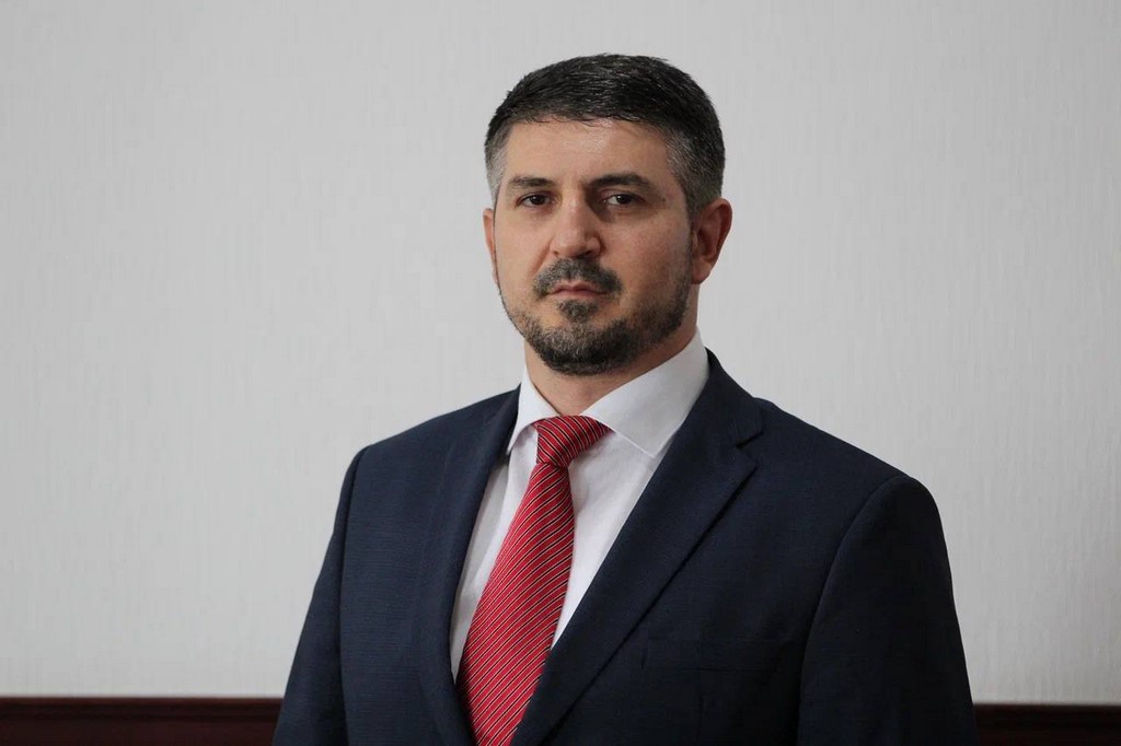 Ризван Мурадов поздравил коллег с Днем нефтяной и газовой промышленности