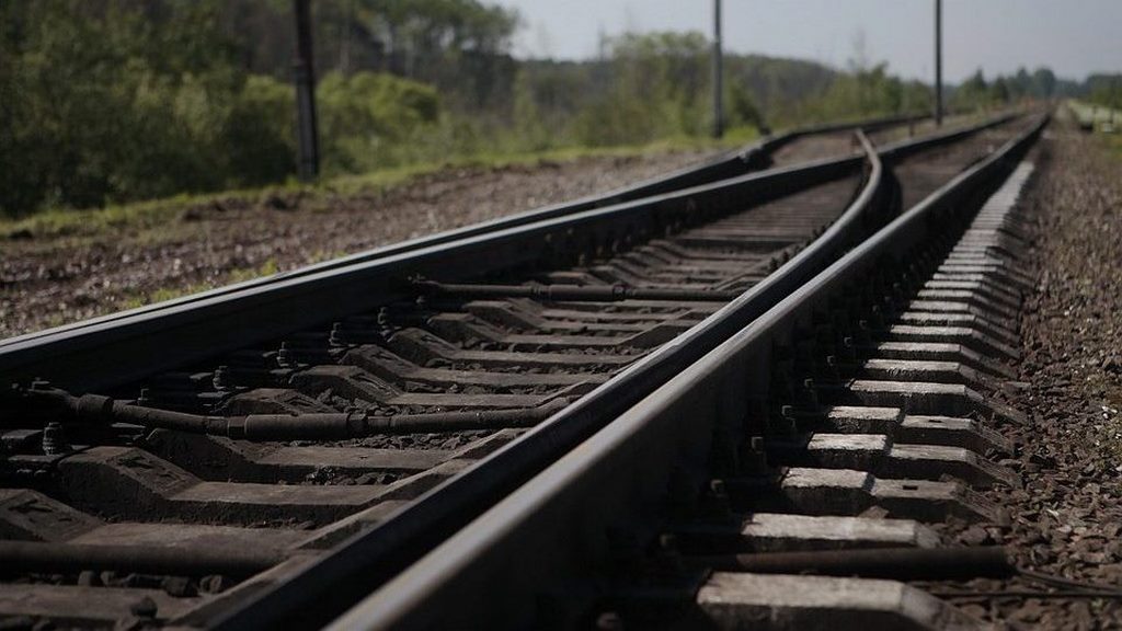 Пассажирский поезд насмерть сбил мужчину в Дагестане