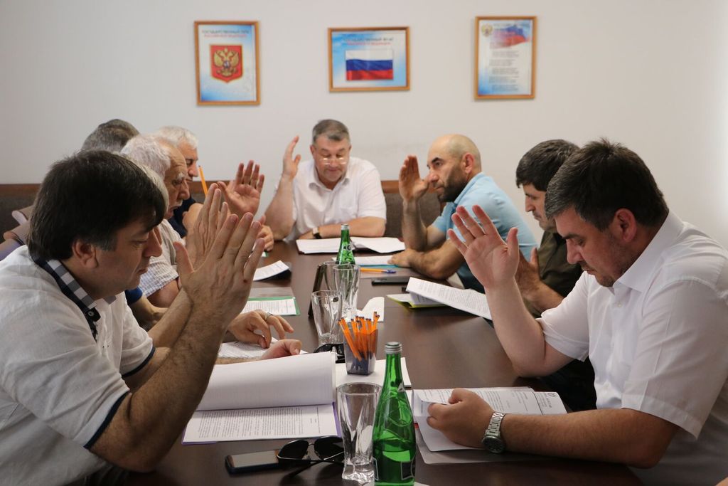 Власти Кизляра выплатят участвующим в СВО контрактникам по 100 тысяч рублей