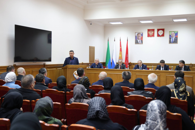 Сергей Меликов провел очередную встречу с родными участников СВО