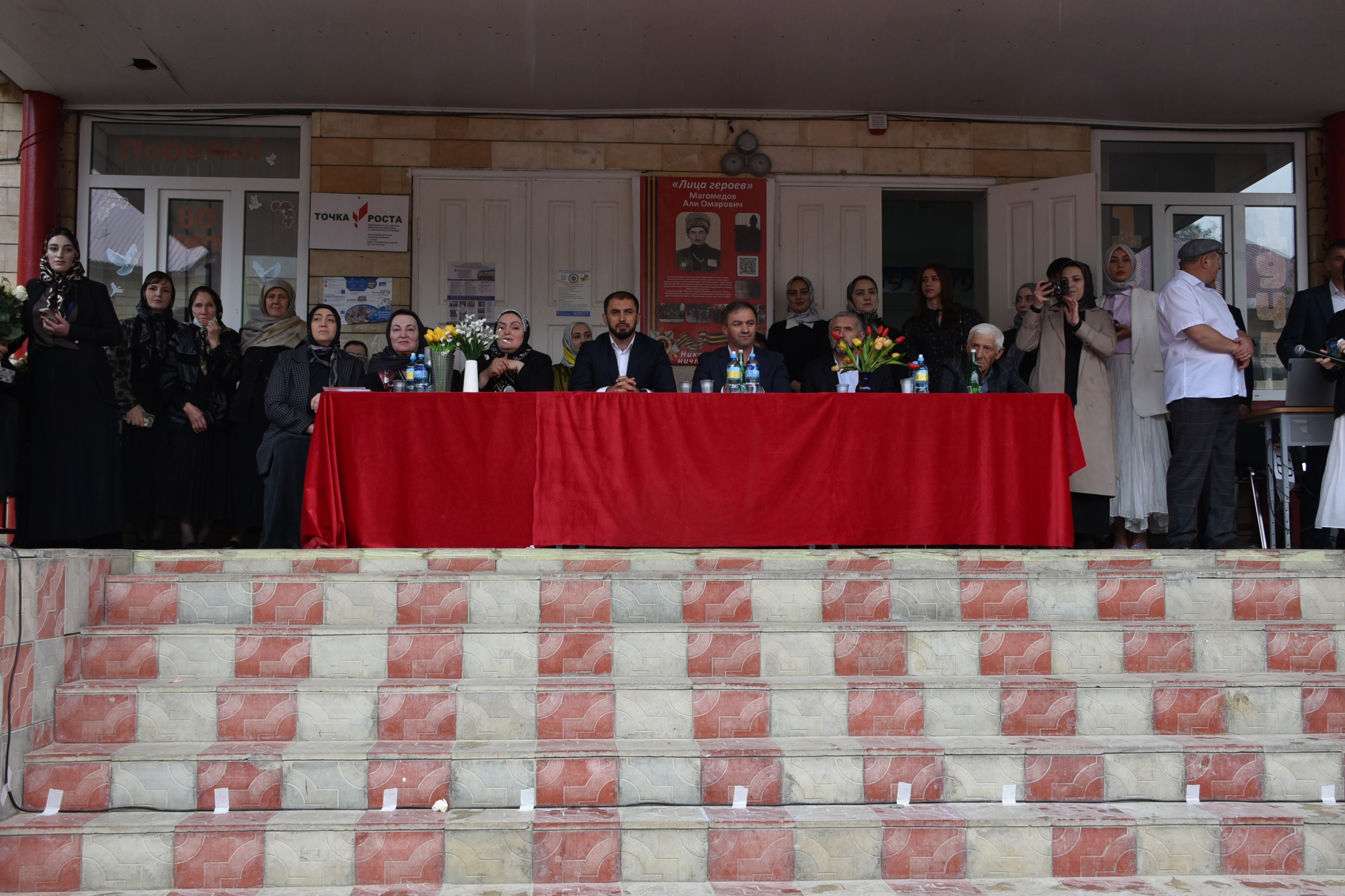 Во всех школах Акушинского района прозвенели последние звонки