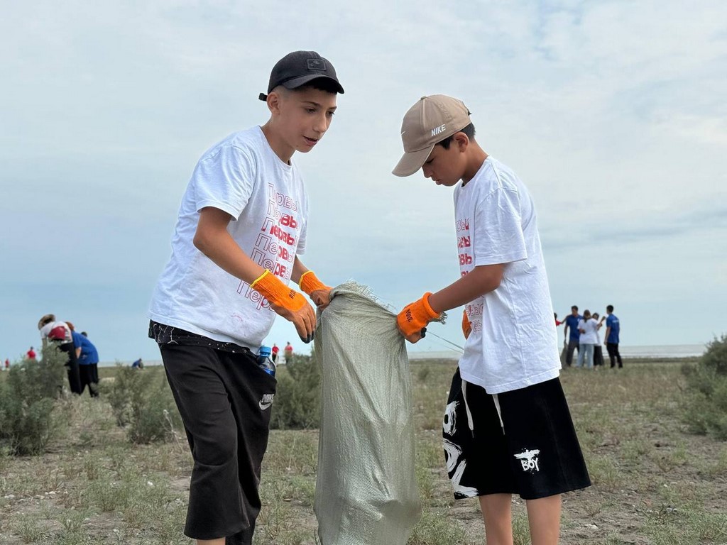 В Кизлярском районе прошла масштабная экологическая акция «Чистый берег»