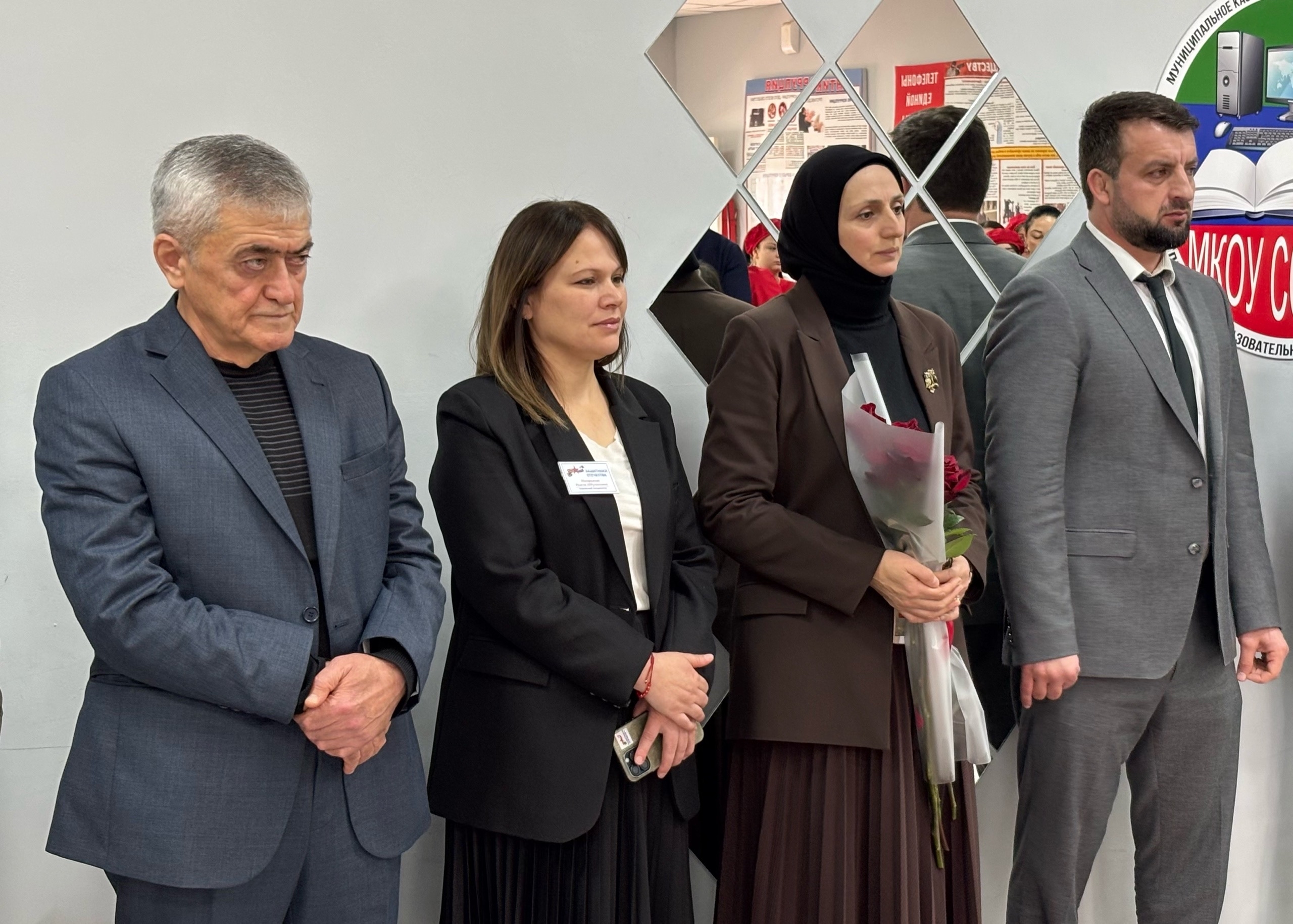 В Избербаше открыли «парты героев» в память о шести погибших военнослужащих