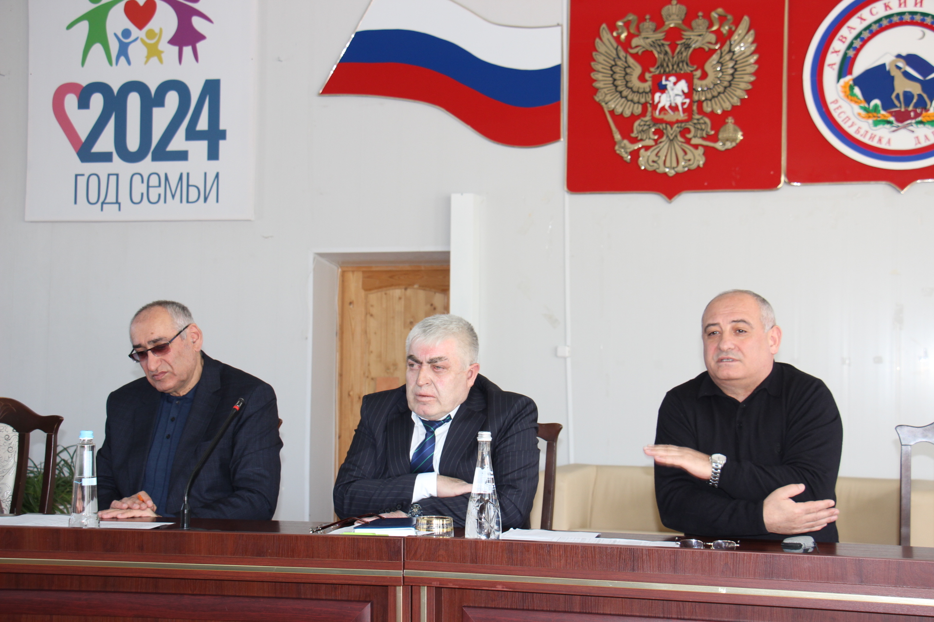 В Ахвахском районе прошло совещание по вопросам осеннего призыва